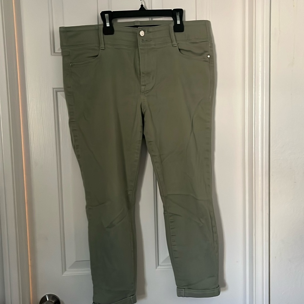 Apt 9 green ankle pant’s size 14